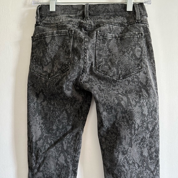 FRAME Denim Dark Grey/Black Le Skinny de Jeanne Mid Rise Crop Python Print Jeans - Picture 9 of 12